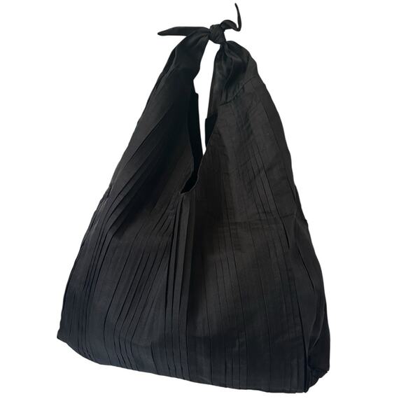 The Row Bindle Pleated Silk-organza Shoulder Bag in Black Suede inside Knot Top - Picture 14 of 14